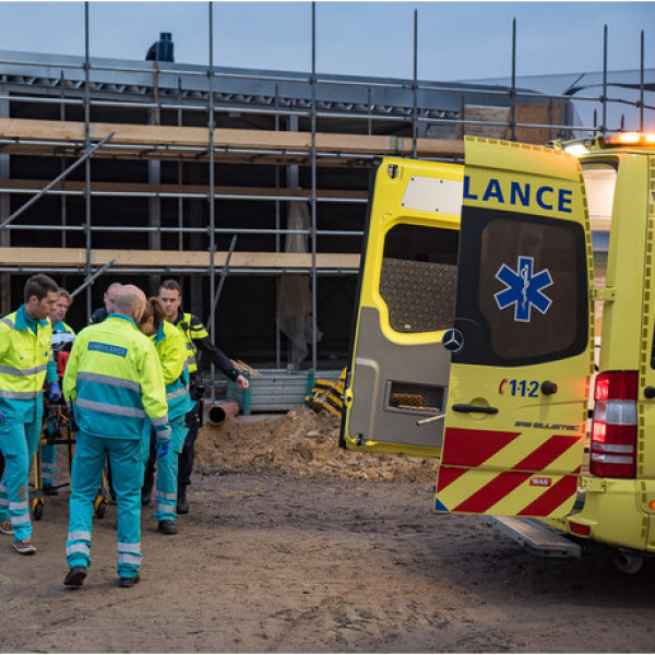 Bouwvakker ernstig gewond door val van 5 meter hoog in Tilburg