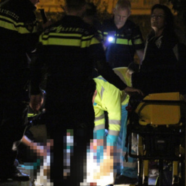 Klusjesman zwaargewond na val van schuur Van Ilpendamstraat Hoek v. Holland
