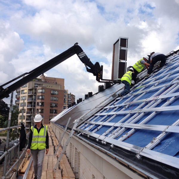 Veiligheid installateurs zonnepanelen ondergeschoven kind